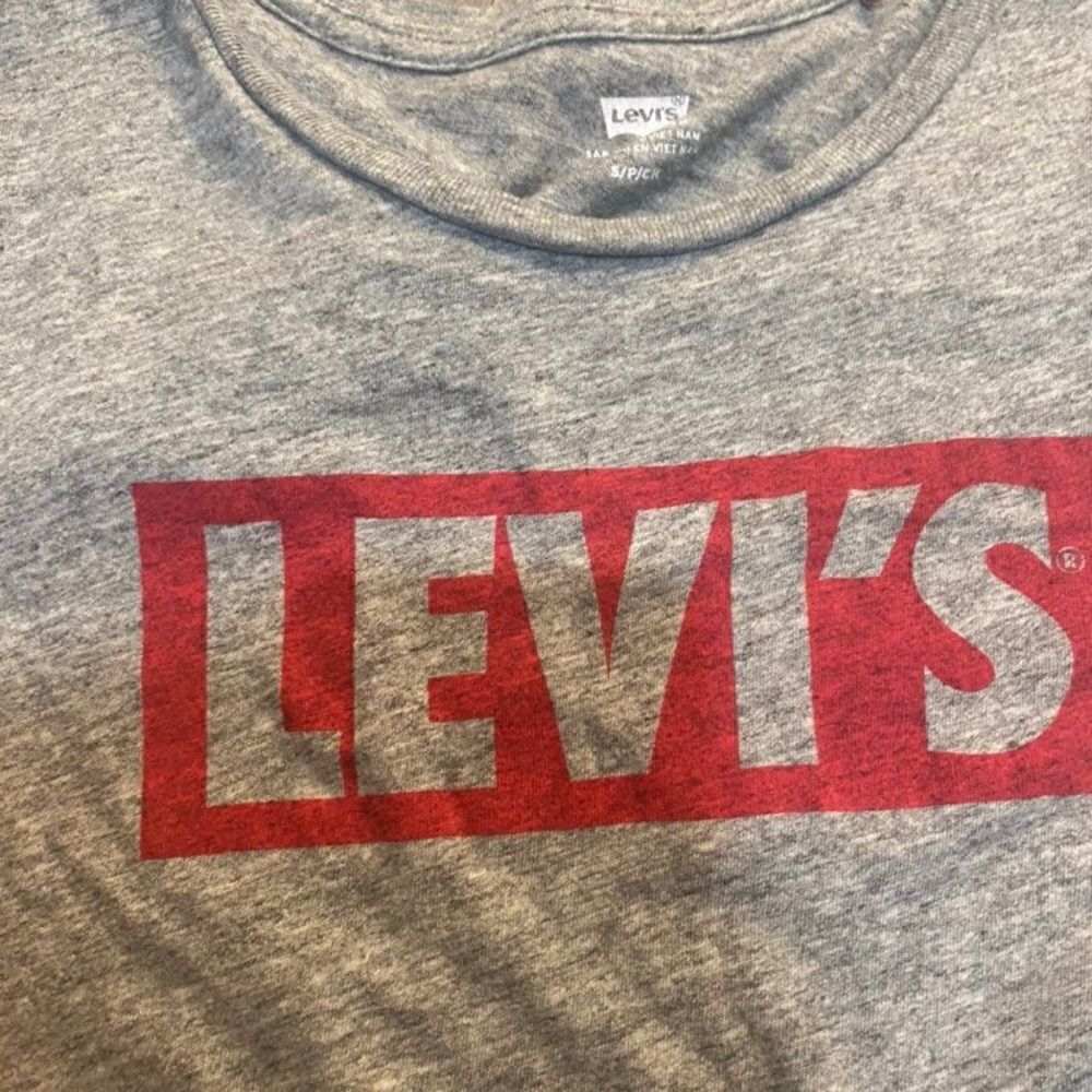 Levi’s tee - Picture 2 of 3